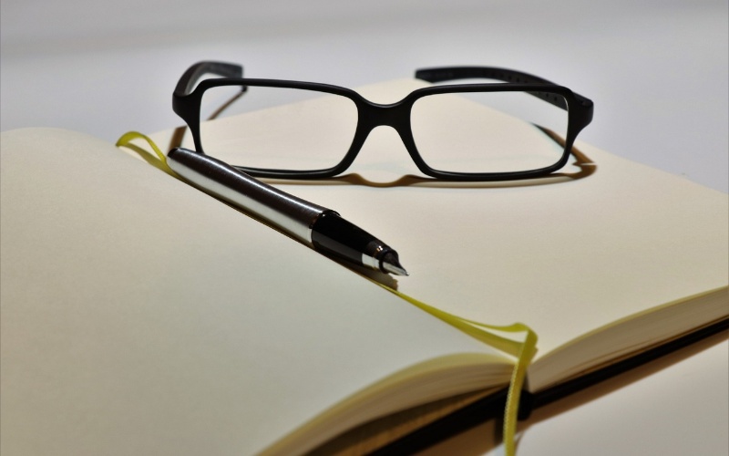 notebook-3986019_1920.jpg