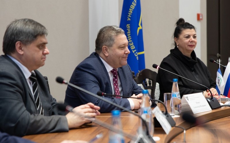 rektor_GrSU_1.JPG