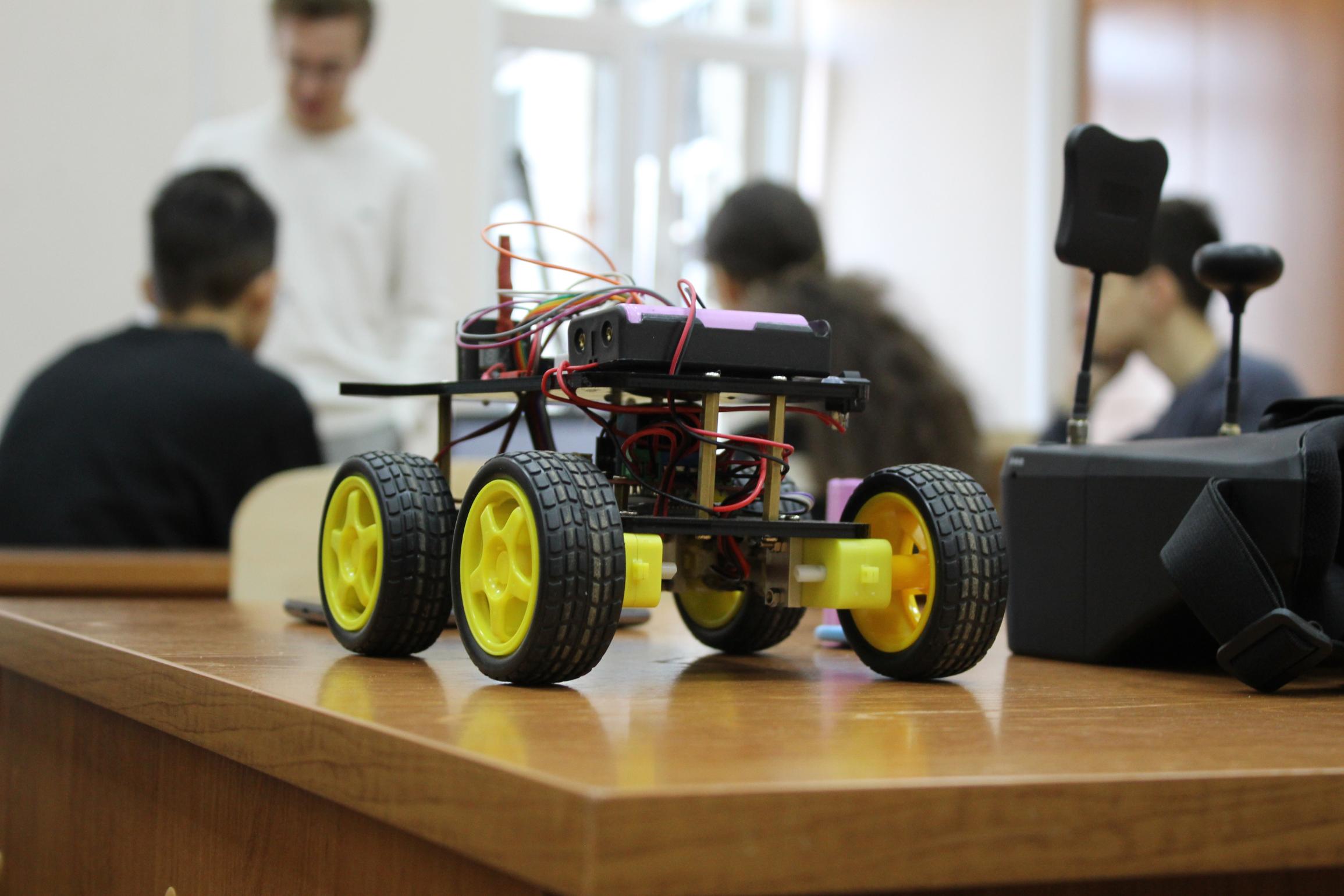 Новое оборудование на кафедре радиофизики и радиоэлектроники физического факультета