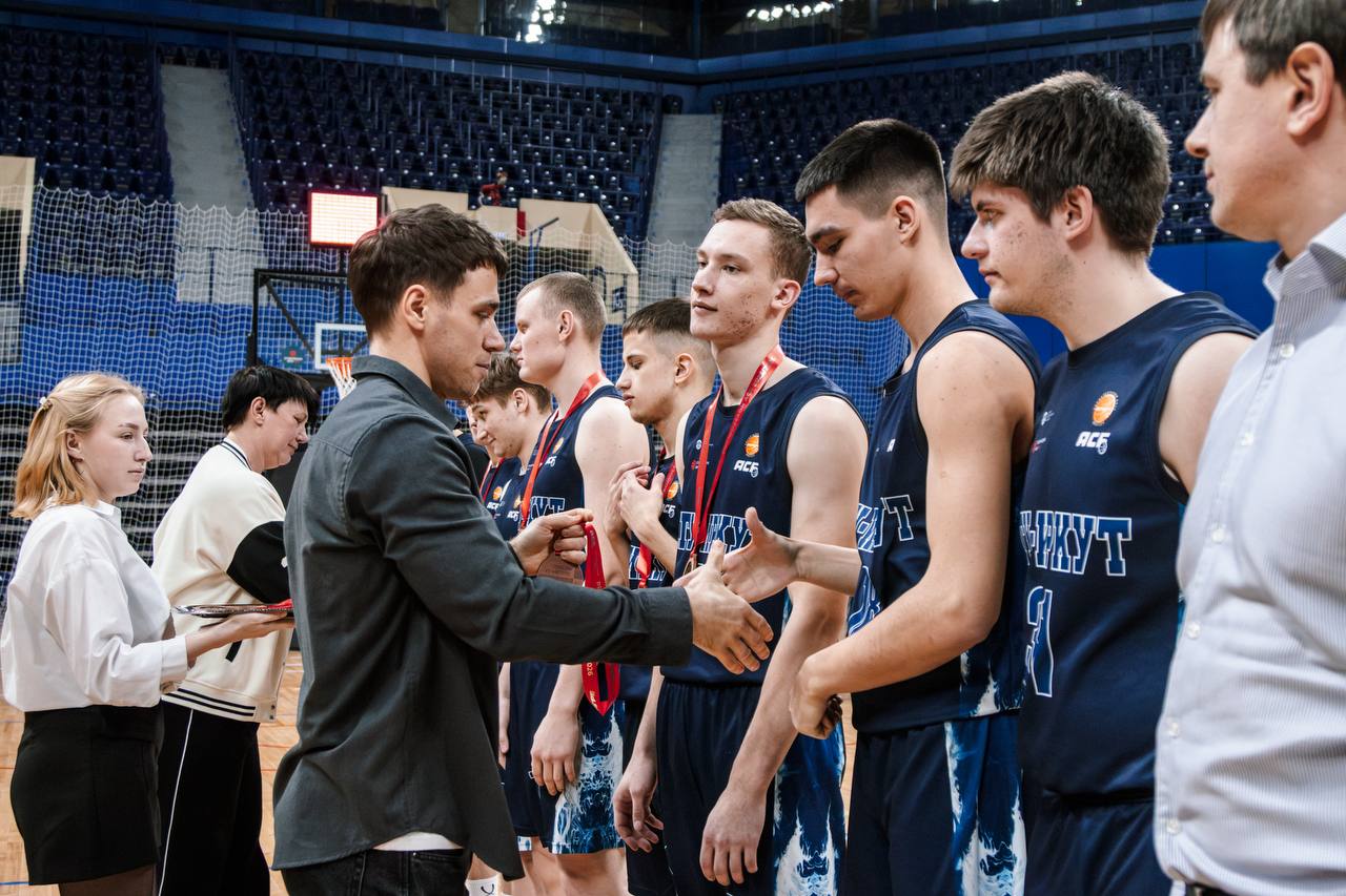 photo_5249448890946229417_y