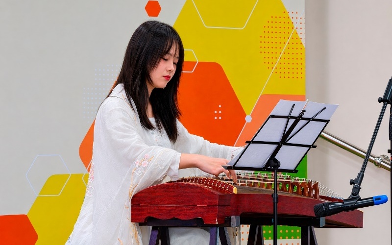-.jpg