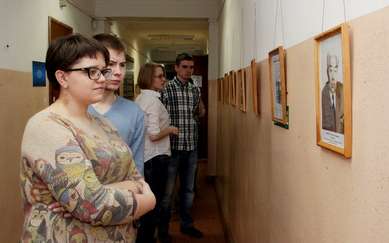 istfak_vistavka_k_pobede.jpg