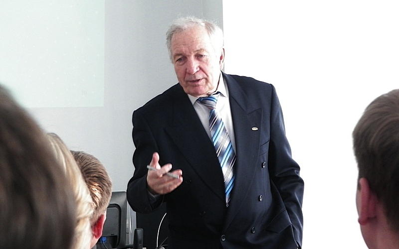 konf_himiki_shmidt_fedor.jpg