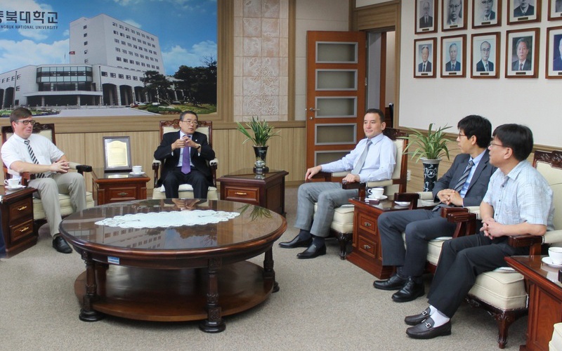 lichichan_vizit_v_korea.jpg
