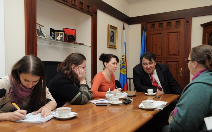 rektor_gurnalisti_2013_12.jpg